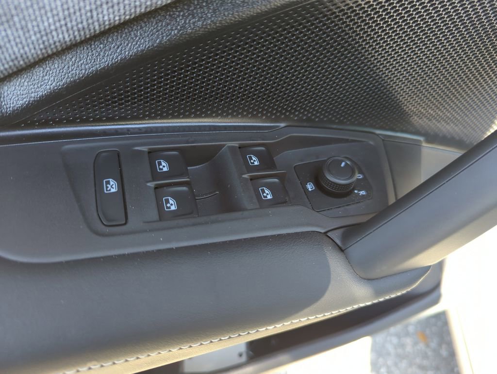 New 2026 Volkswagen Tiguan S image 25