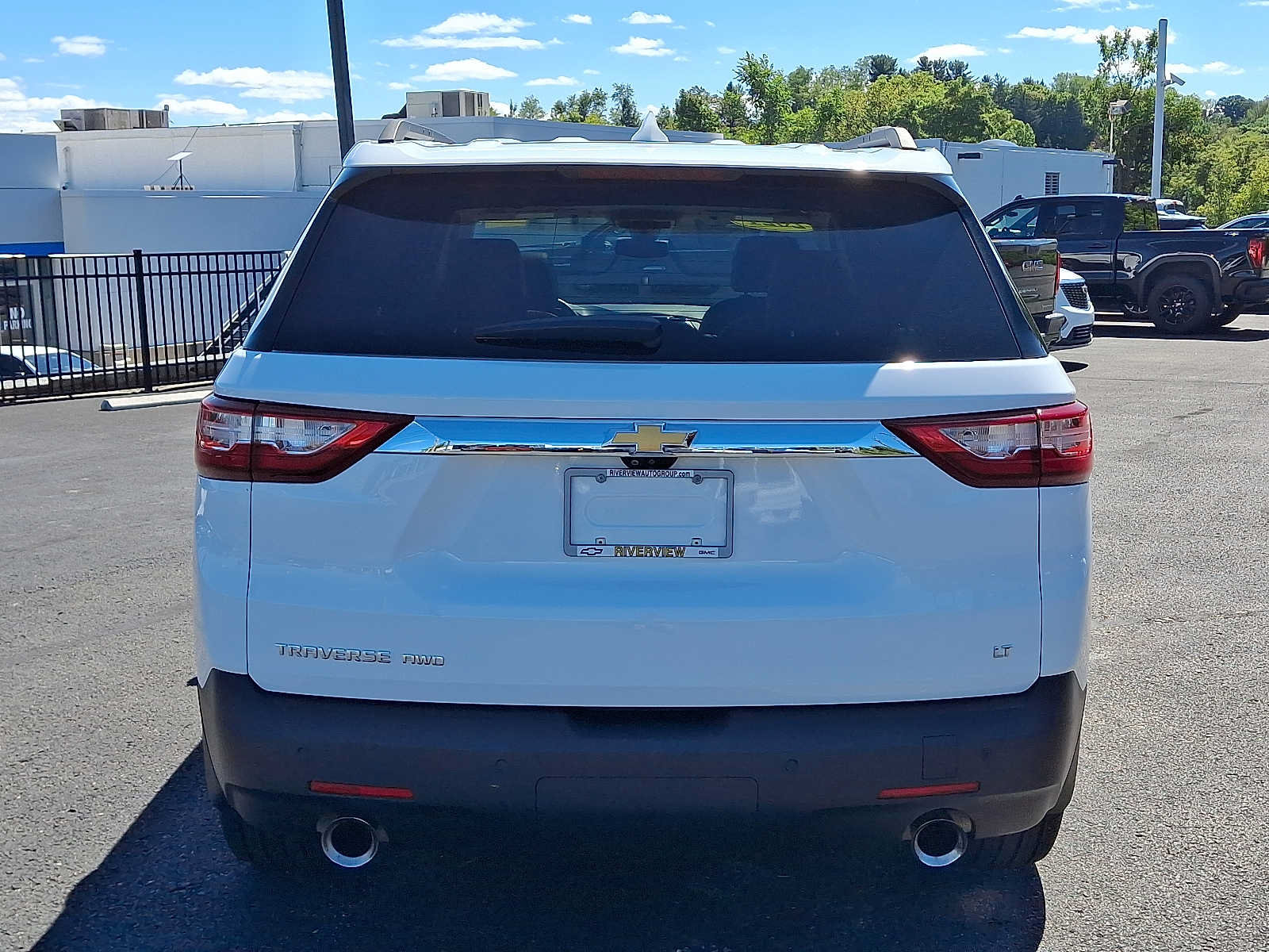 Used 2021 Chevrolet Traverse LT w/ LT Premium Package AWD/4WD image 5