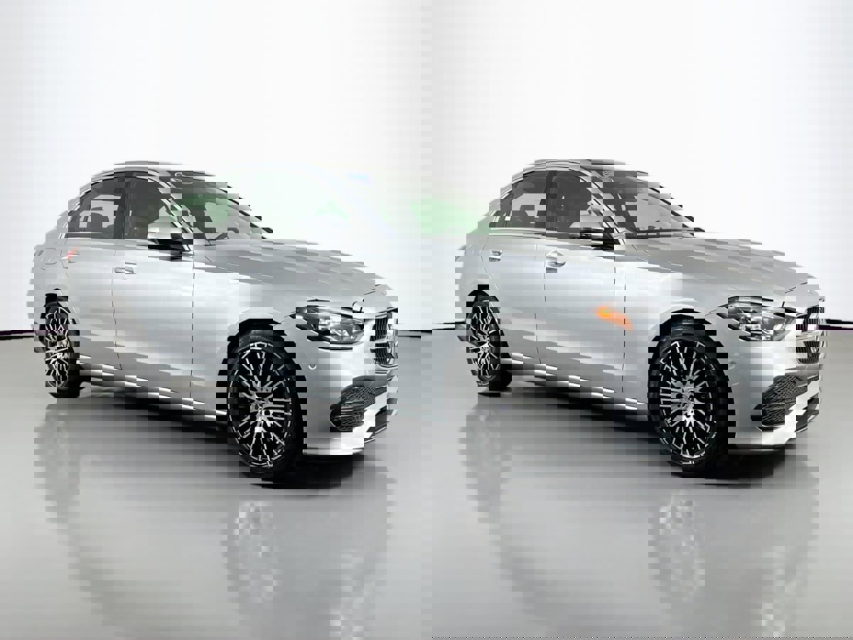 Used 2022 Mercedes-Benz C 300 4MATIC Sedan w/ Exclusive Trim Package image 4