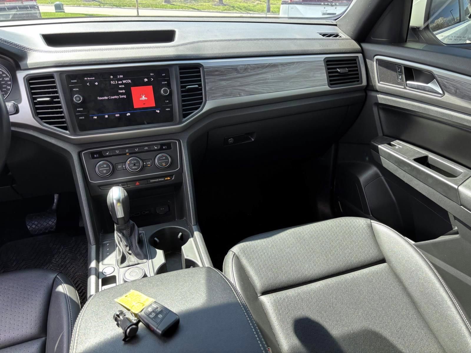 Used 2020 Volkswagen Atlas Cross Sport SE w/ Towing Package image 30