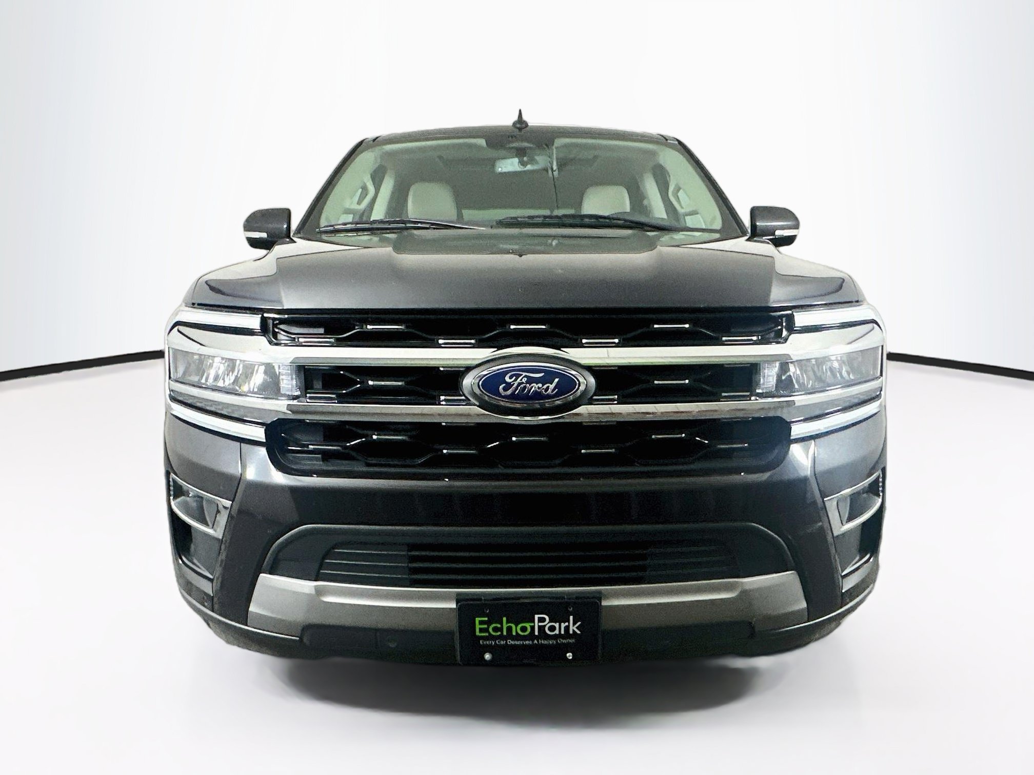 Used 2024 Ford Expedition Limited RWD image 2
