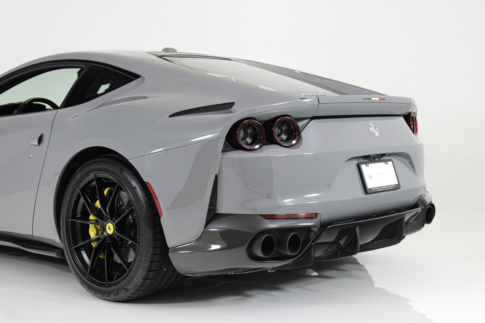 Used 2019 Ferrari 812 Superfast RWD image 7