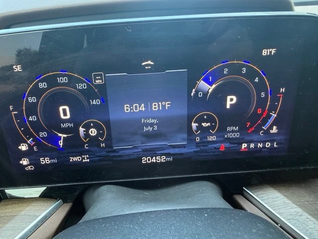 Used 2025 Chevrolet Tahoe High Country AWD/4WD image 17