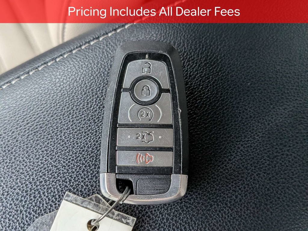 Used 2017 Ford Fusion SE w/ Fusion SE Technology Package FWD image 30