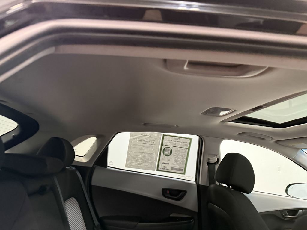 Used 2021 Hyundai Kona SEL Plus AWD/4WD image 16