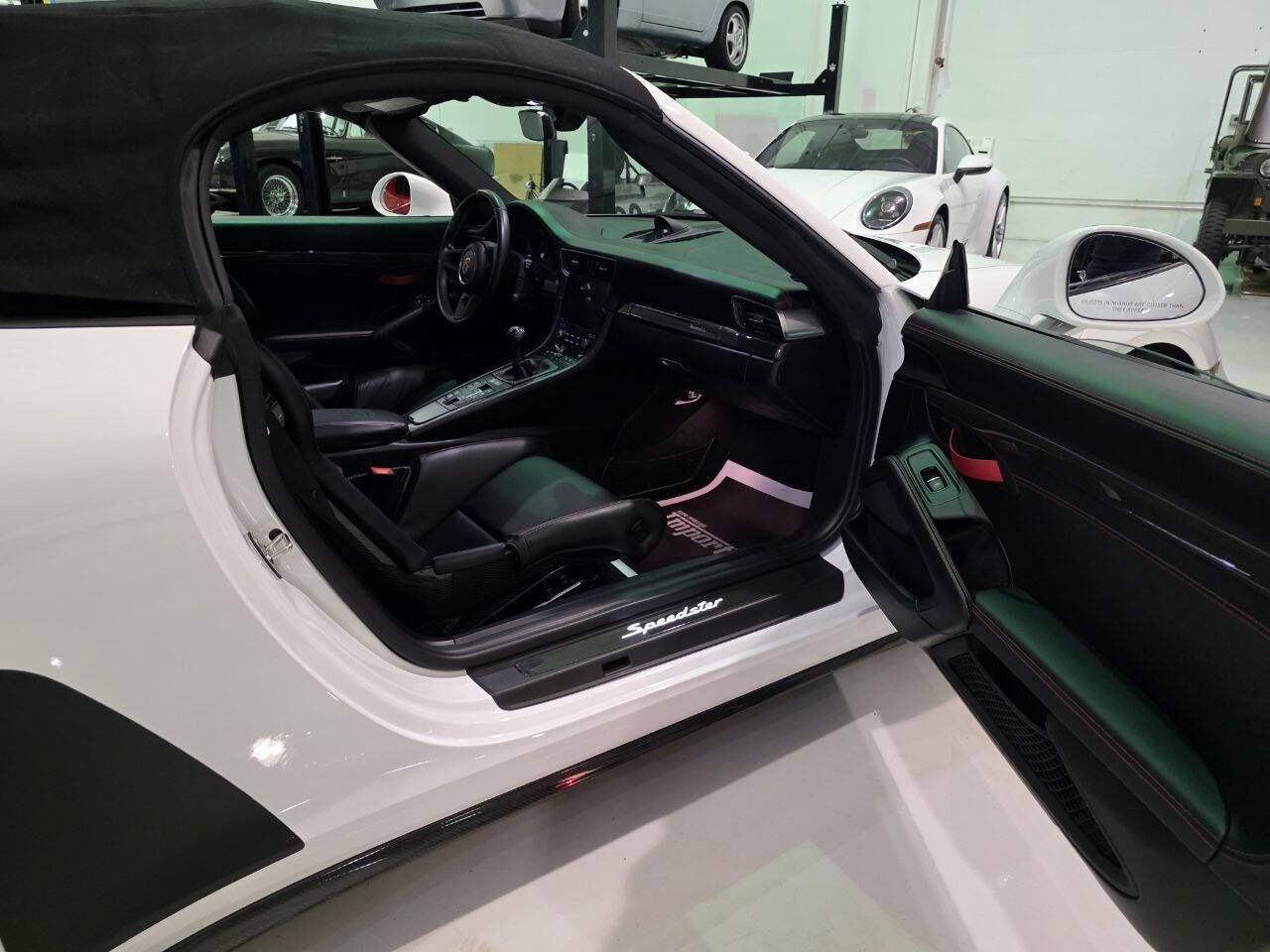 Used 2019 Porsche 911 Speedster RWD image 19