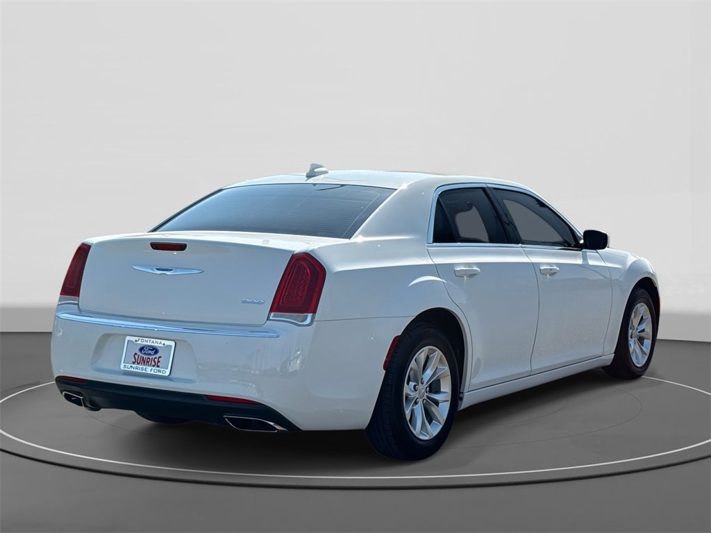 Used 2023 Chrysler 300 Touring image 5