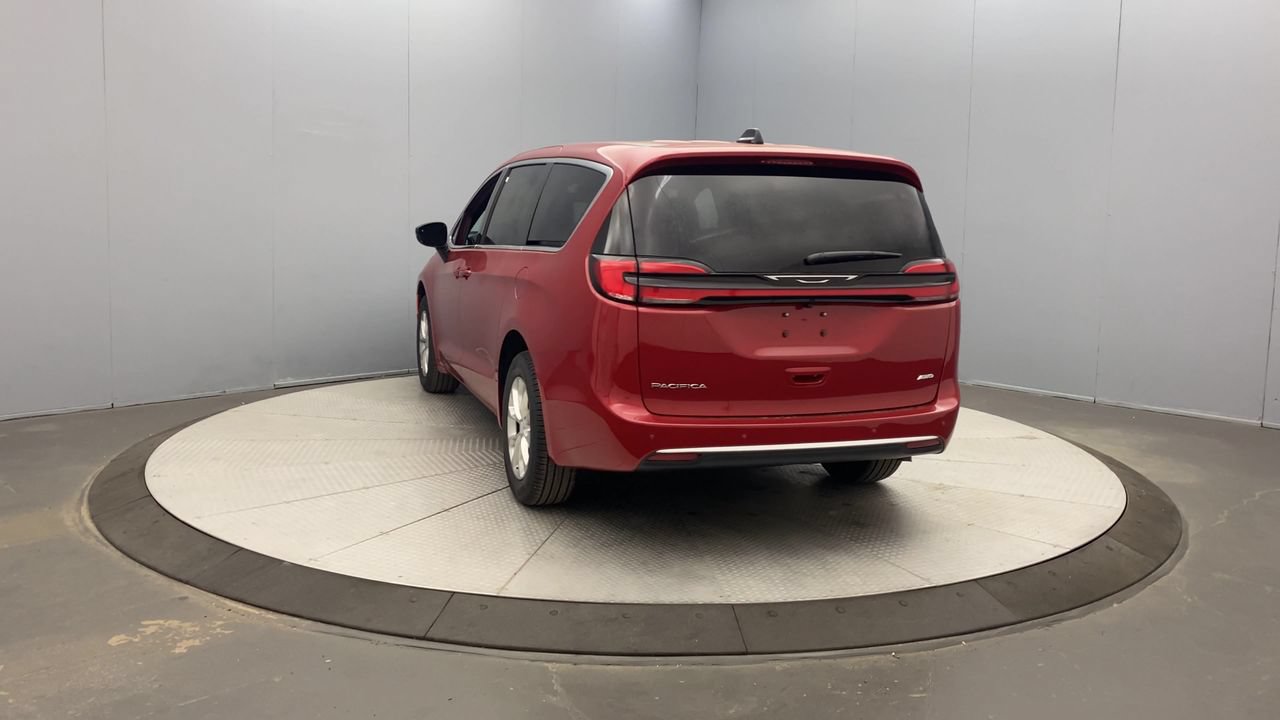 New 2027 Chrysler Pacifica Select w/ Family Tech Group AWD/4WD image 3