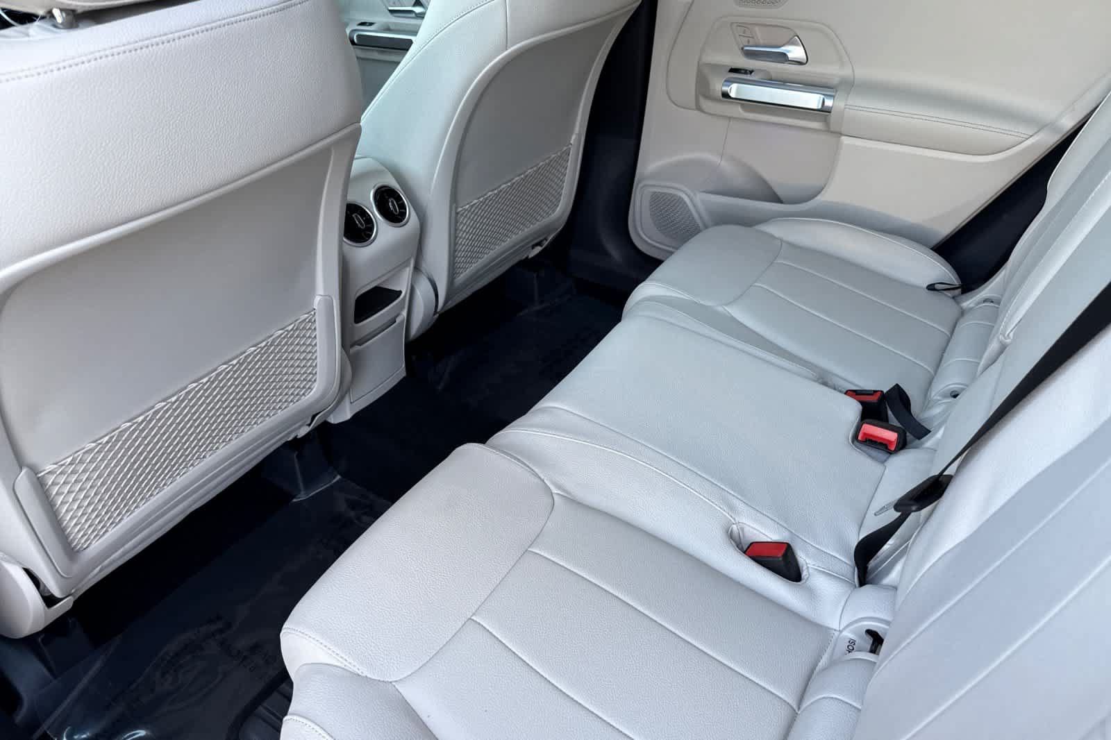 New 2026 Mercedes-Benz GLB 250 image 11