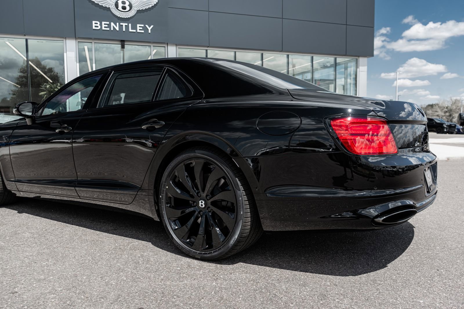 New 2026 Bentley Flying Spur Plug-In Hybrid AWD/4WD image 9