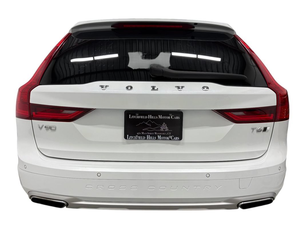 Used 2020 Volvo V90 T6 Cross Country w/ Protection Package AWD/4WD image 5
