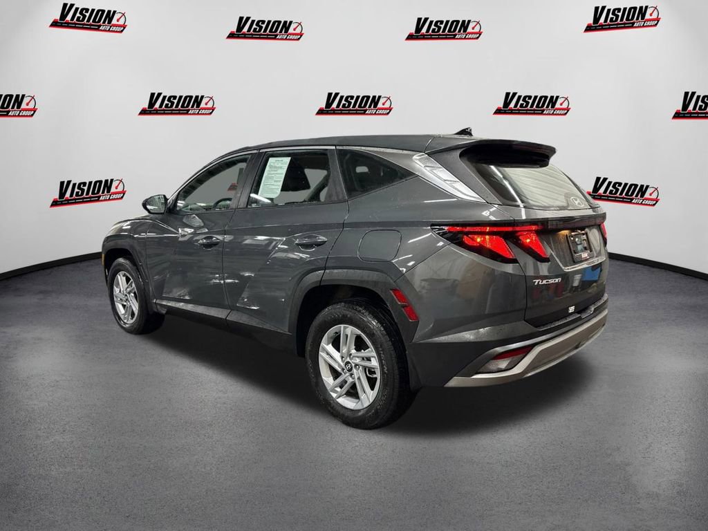 Certified 2025 Hyundai Tucson SE image 7