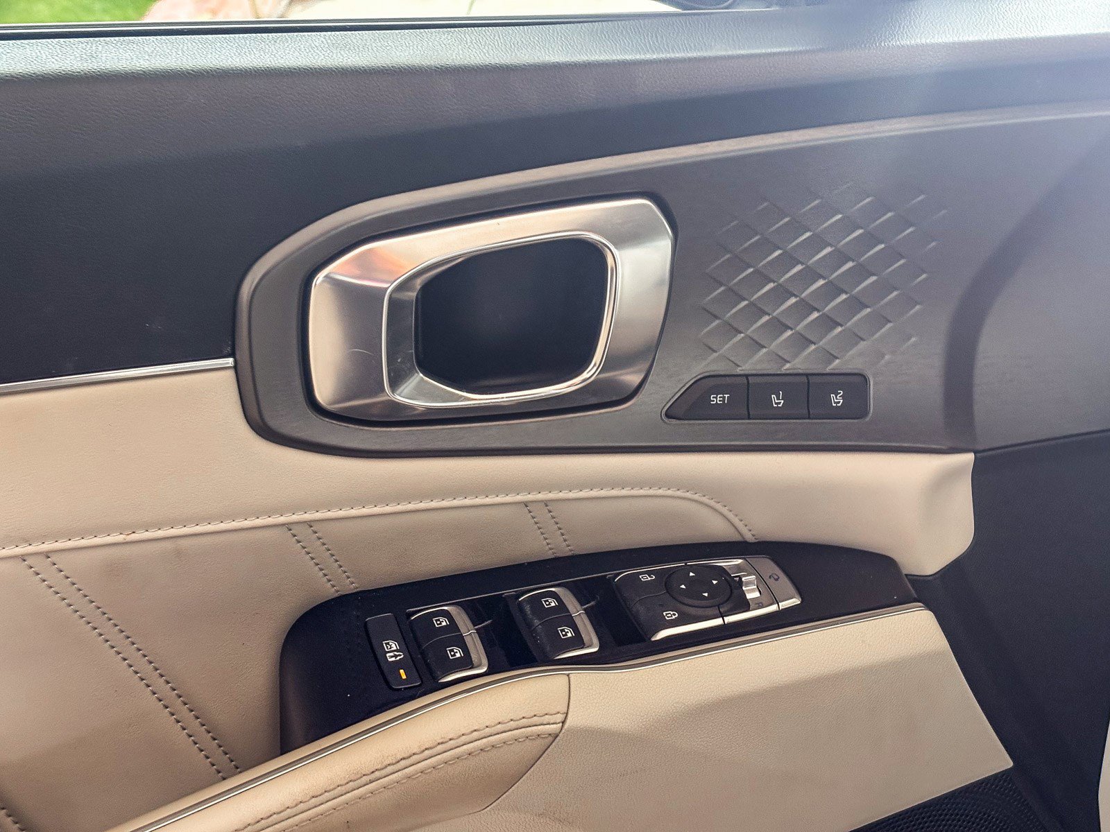 Used 2023 Kia Sorento SX Prestige image 22