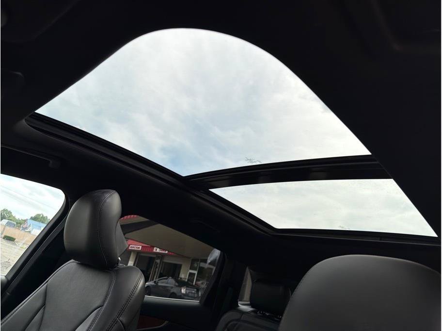 Used 2017 Lincoln MKX Reserve w/ Lincoln MKX Climate Package FWD image 22
