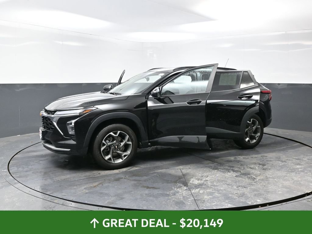 Used 2025 Chevrolet Trax LT image 60