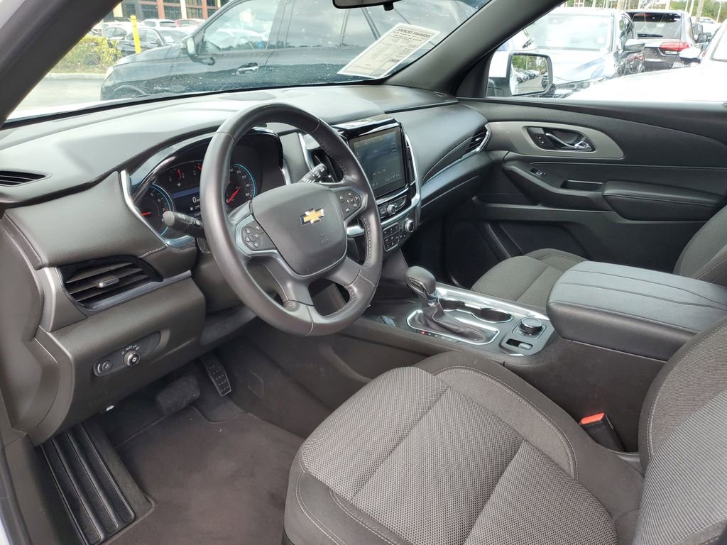 Used 2022 Chevrolet Traverse LT image 16