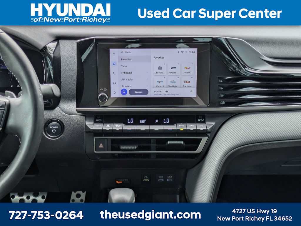 Used 2025 Toyota Camry SE FWD image 21