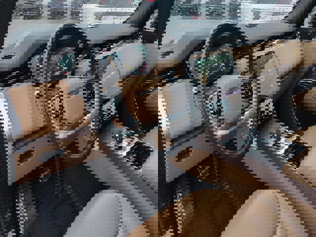 Used 2023 Land Rover Range Rover SE image 2