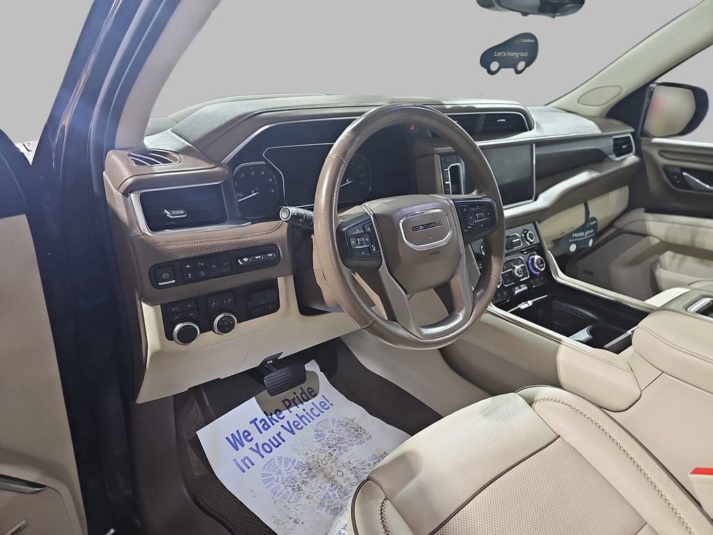 Used 2021 GMC Yukon XL Denali w/ Denali Premium Package image 22