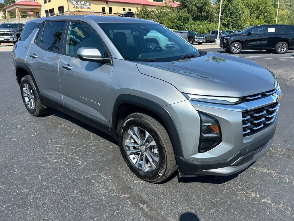 Used 2026 Chevrolet Equinox LT AWD/4WD image 3