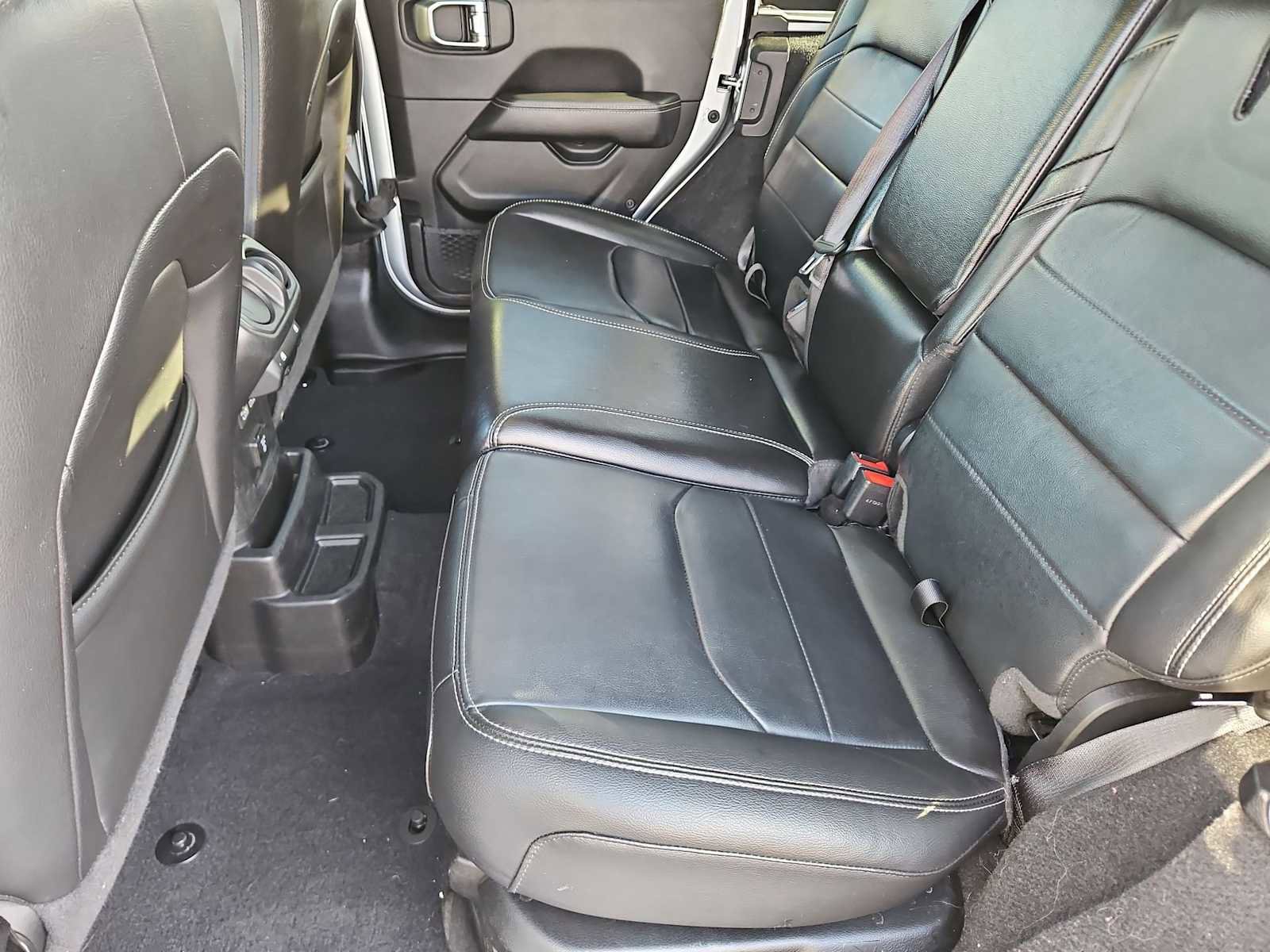 Used 2023 Jeep Wrangler Sahara w/ Cold Weather Group image 18