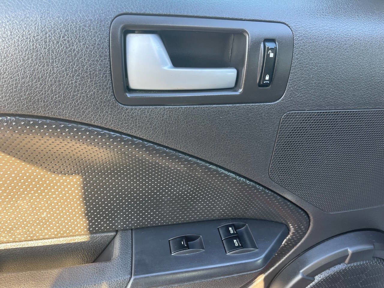 Used 2006 Ford Mustang GT RWD image 32