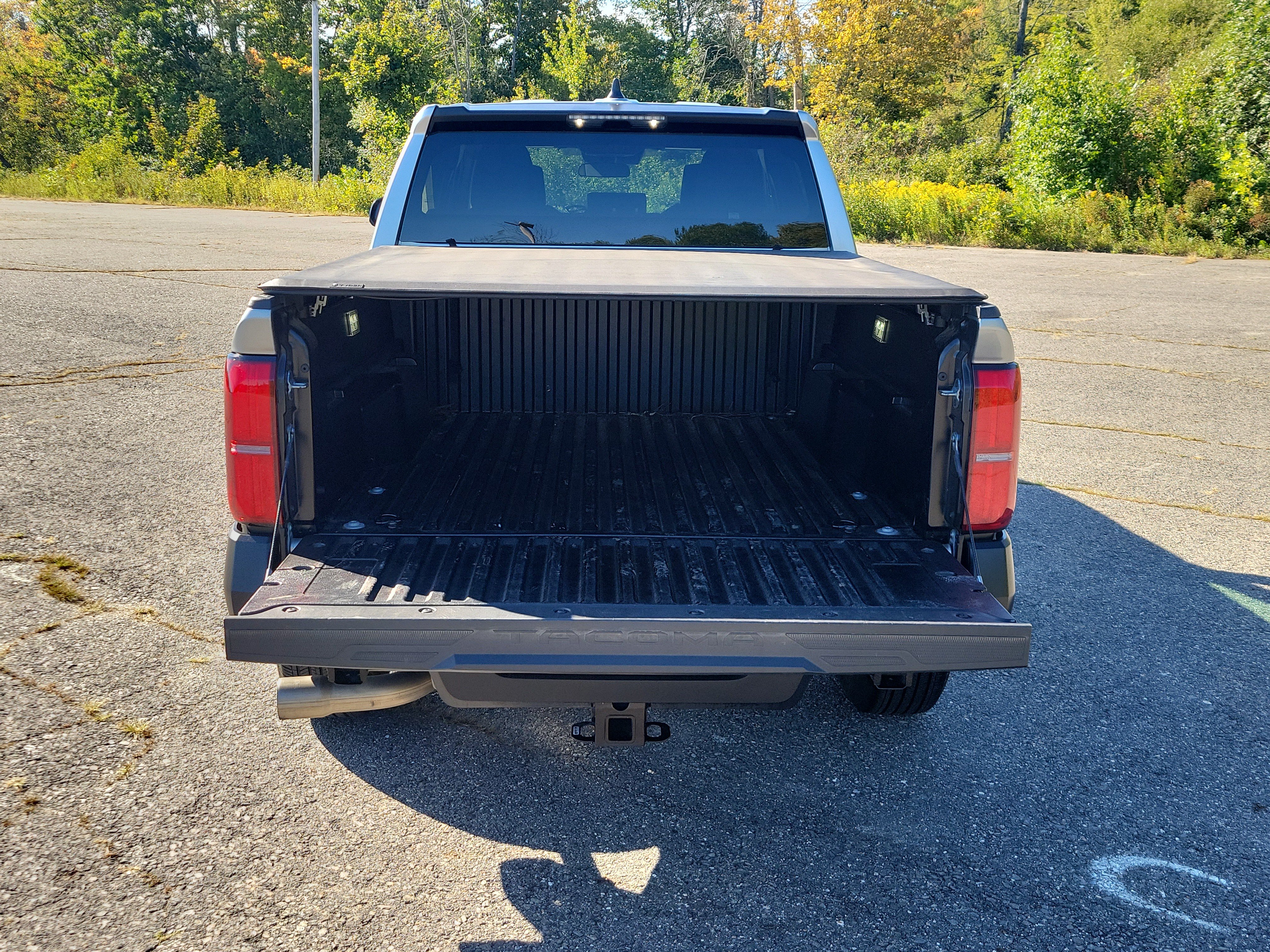 Used 2025 Toyota Tacoma SR RWD image 17