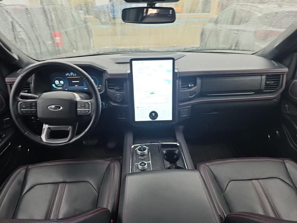 Used 2023 Ford Expedition Limited image 5