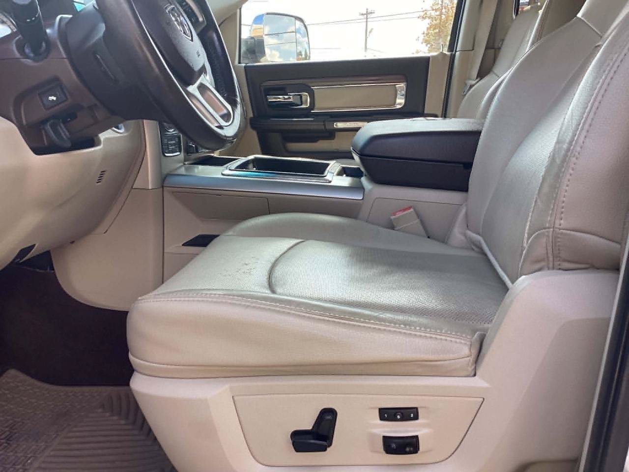 Used 2014 RAM 1500 Laramie AWD/4WD image 12