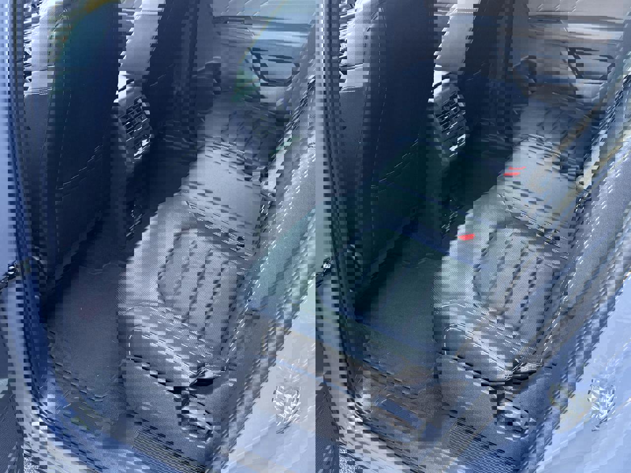 Used 2022 Volkswagen Atlas Cross Sport SEL Premium R-Line image 17