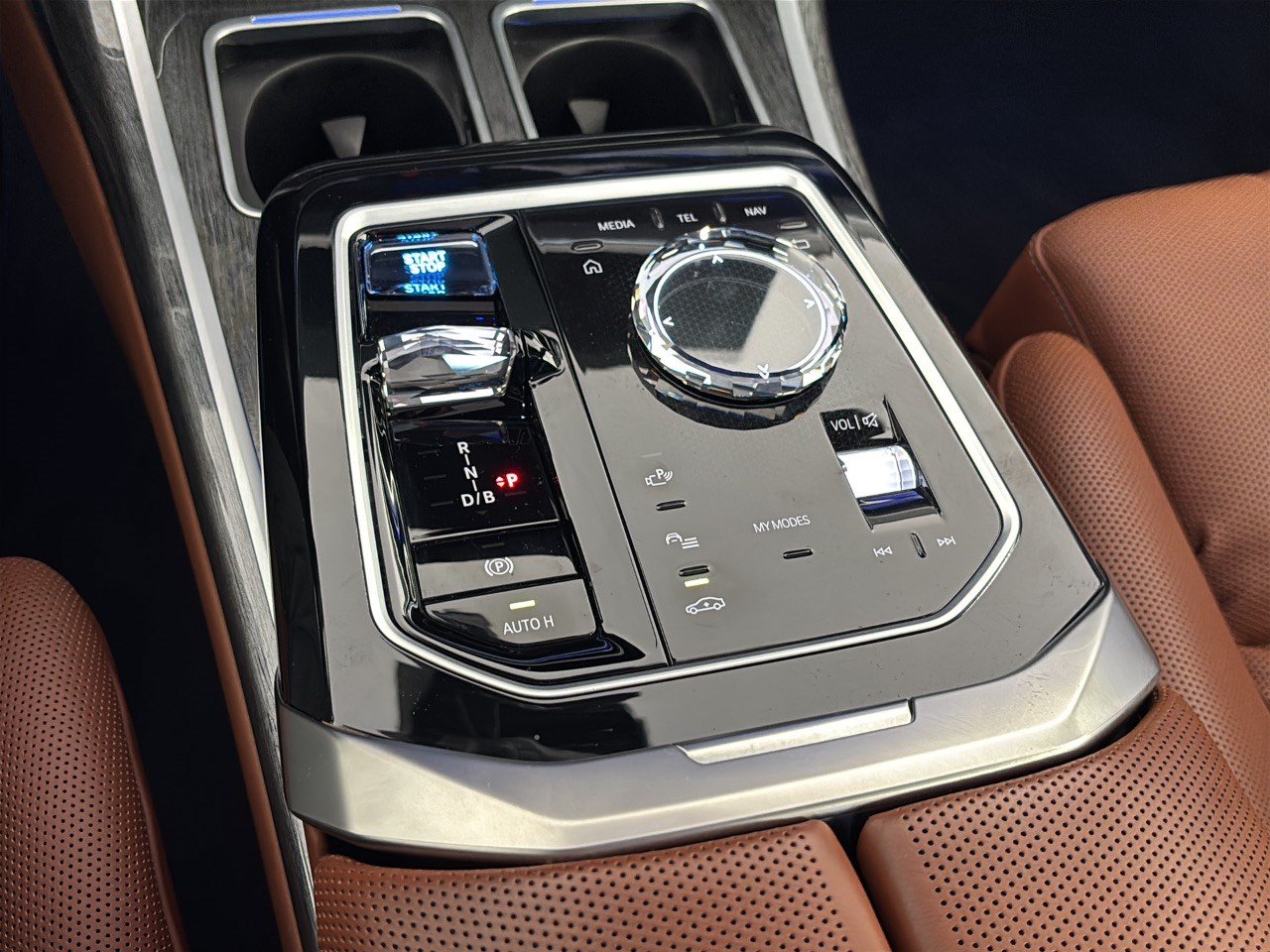 Certified 2023 BMW i7 xDrive60 AWD/4WD image 21