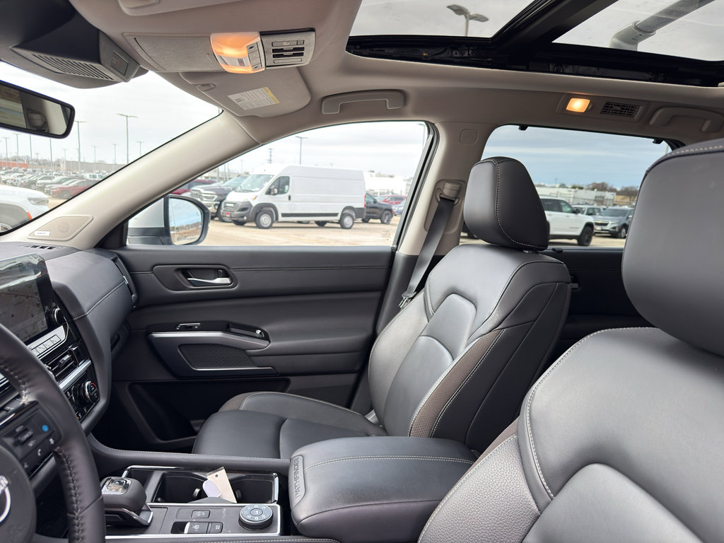 Certified 2025 Nissan Pathfinder SL w/ SL Premium Package image 26