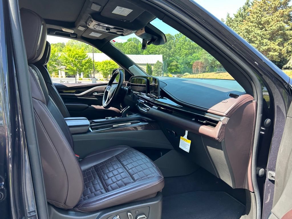 Used 2022 Cadillac Escalade Premium Luxury Platinum RWD image 42
