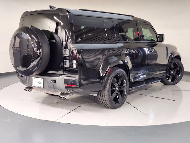 Used 2025 Land Rover Defender 130 V8 AWD/4WD image 2