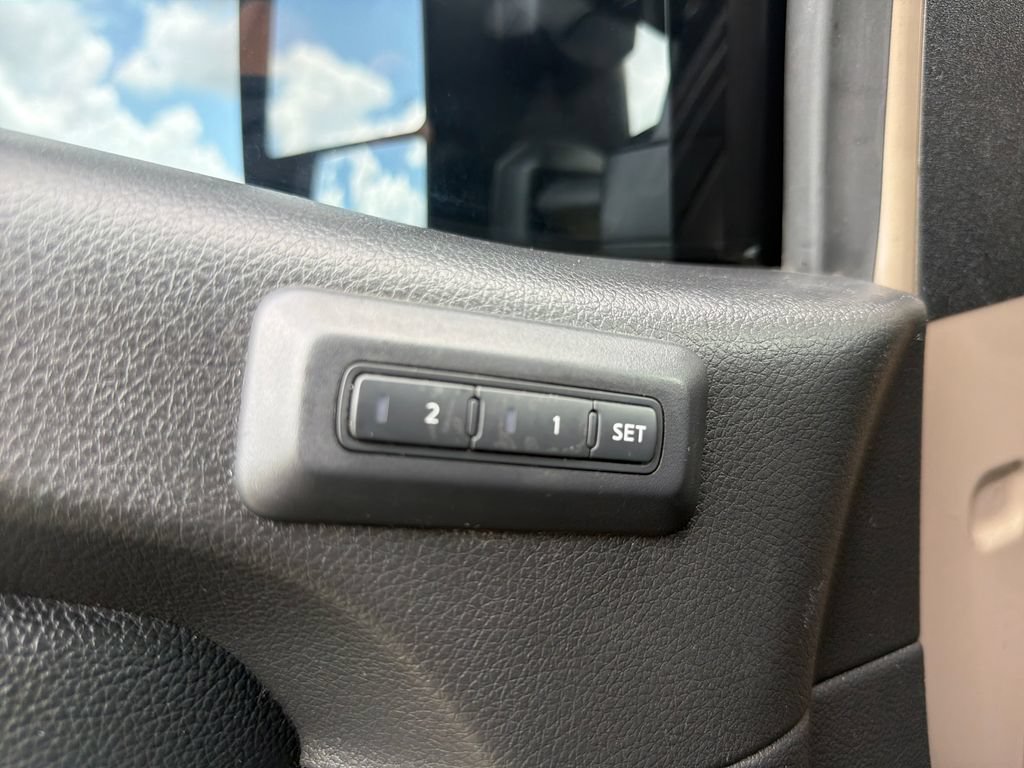 Used 2020 Nissan Titan PRO-4X w/ Pro-4x Convenience Package AWD/4WD image 22
