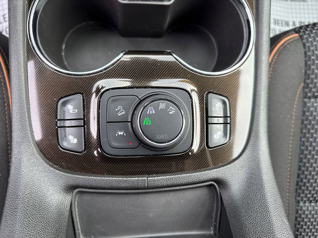 Used 2023 GMC Acadia AT4 image 35