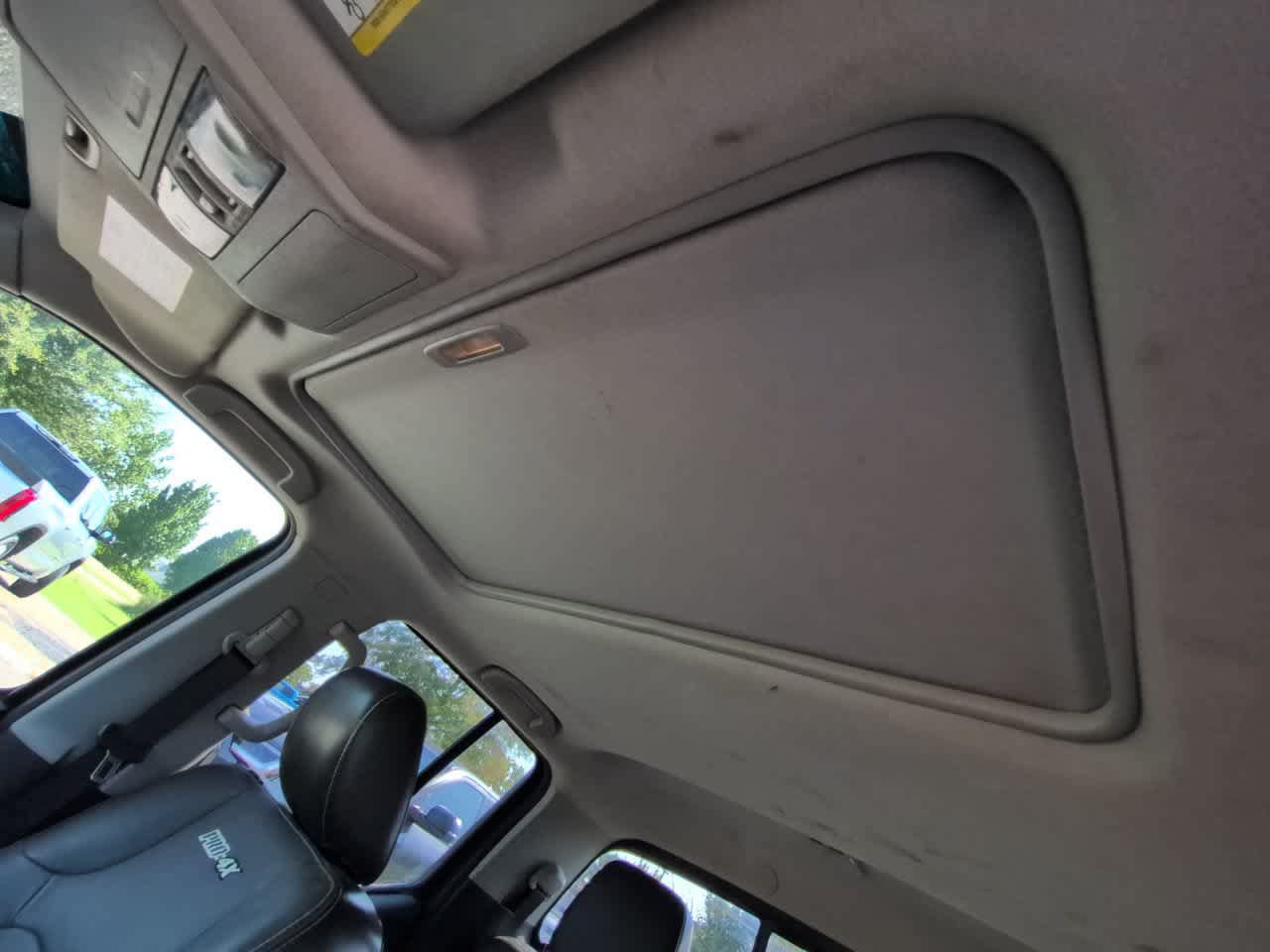 Used 2014 Nissan Frontier PRO-4X w/ Pro-4x Luxury Package AWD/4WD image 19