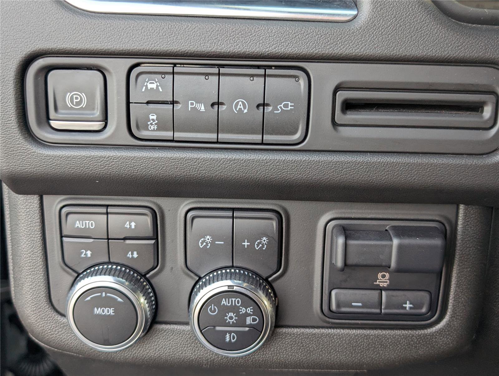 Certified 2022 GMC Yukon SLE w/ Max Trailering Package image 21