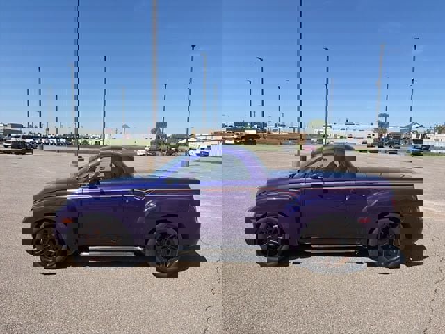 Used 2004 Chevrolet SSR w/ Preferred Equipment Group RWD image 3