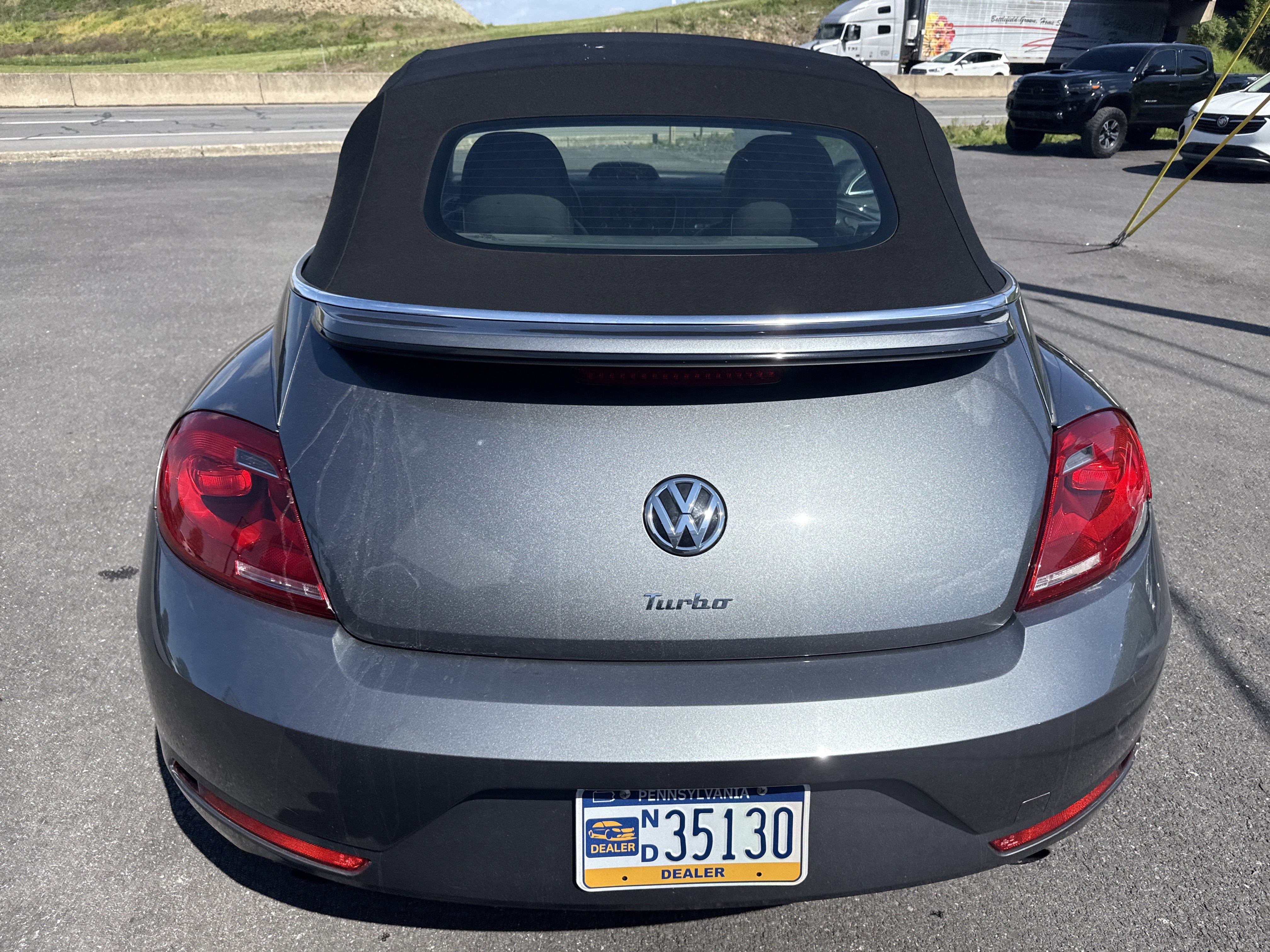 Used 2014 Volkswagen Beetle R-Line FWD image 4