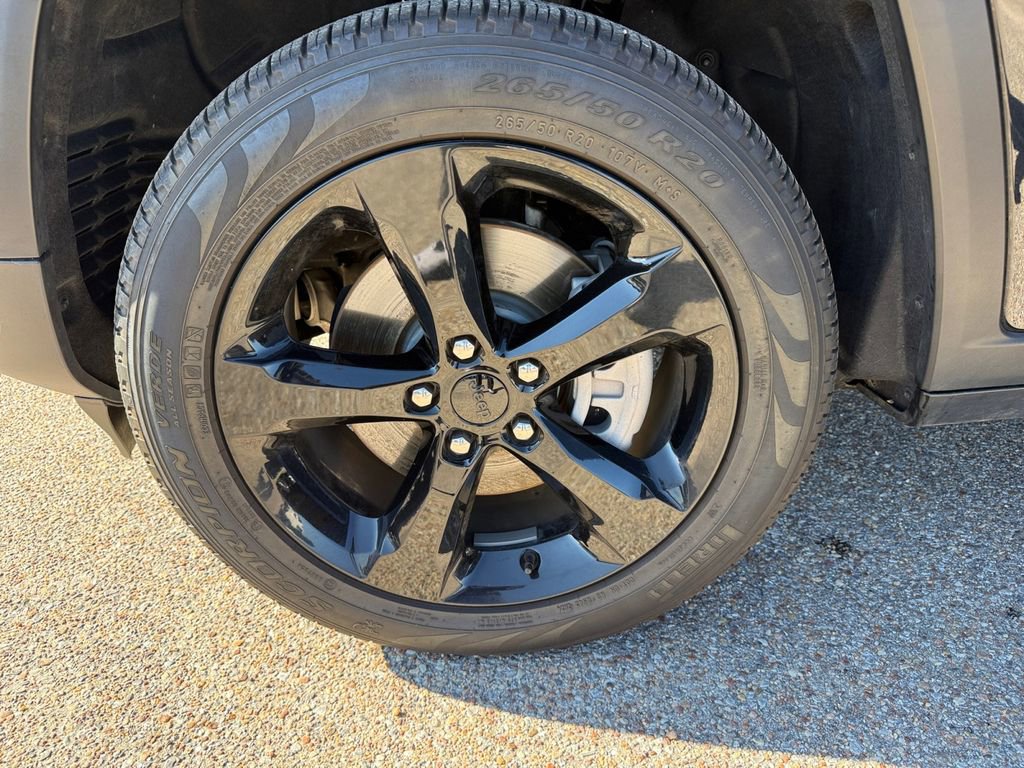 Used 2025 Jeep Grand Cherokee L Limited w/ Luxury Tech Group II image 14