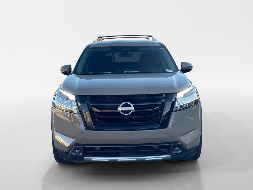 Used 2024 Nissan Pathfinder Platinum w/ Lighting Package (N93) image 9