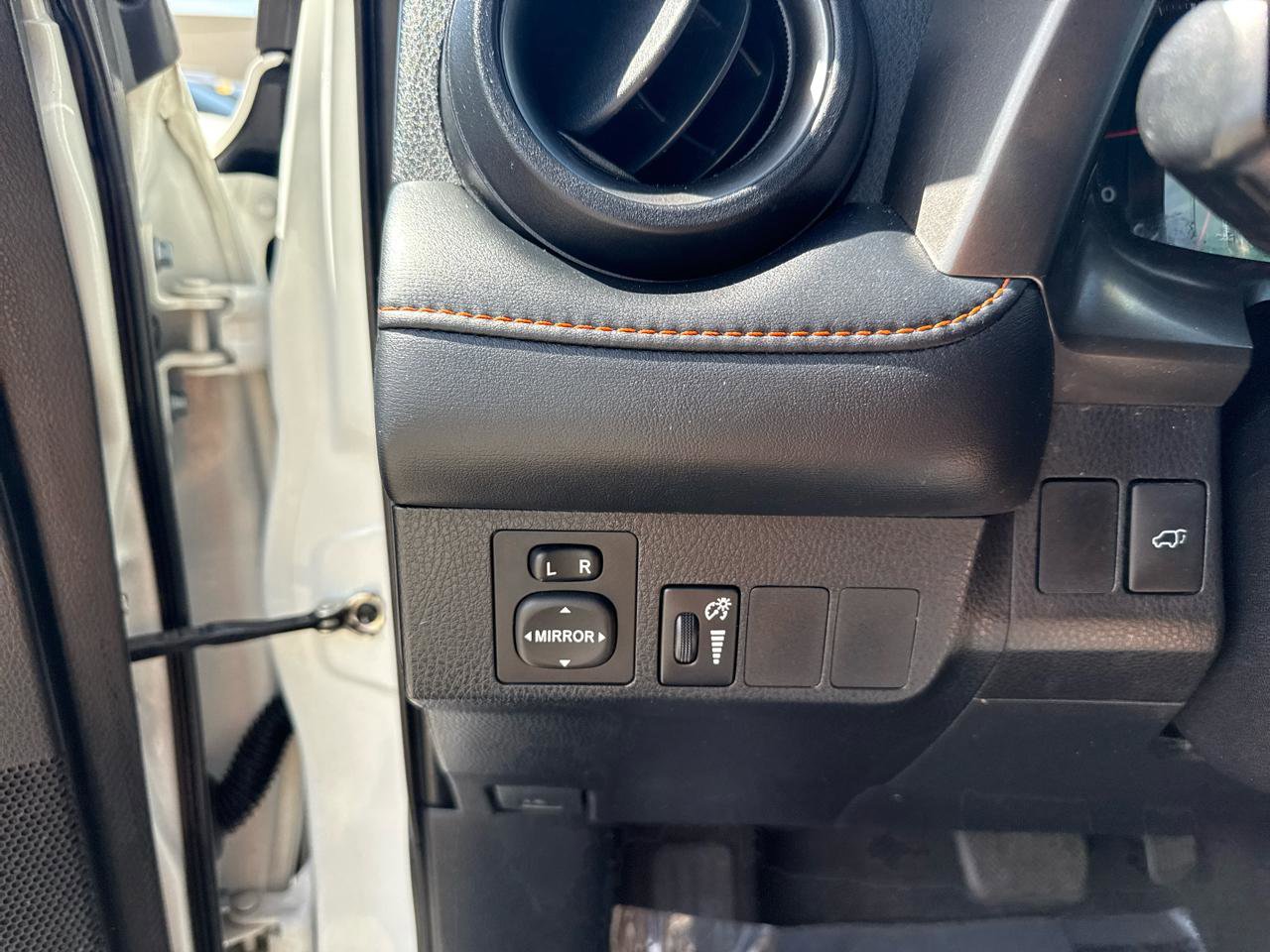 Used 2016 Toyota RAV4 SE FWD image 23