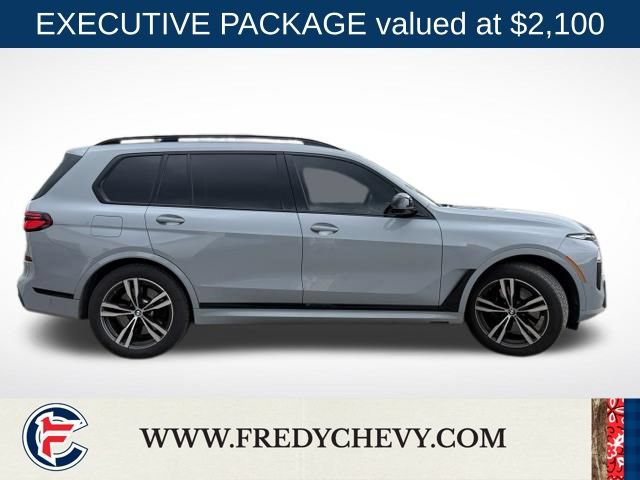 Used 2025 BMW X7 M60i AWD/4WD image 4
