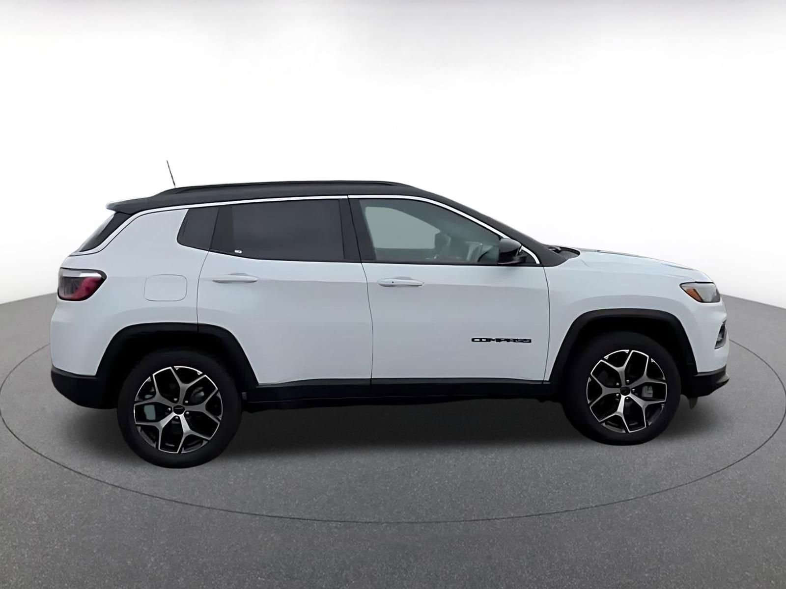 Used 2025 Jeep Compass Limited AWD/4WD image 16