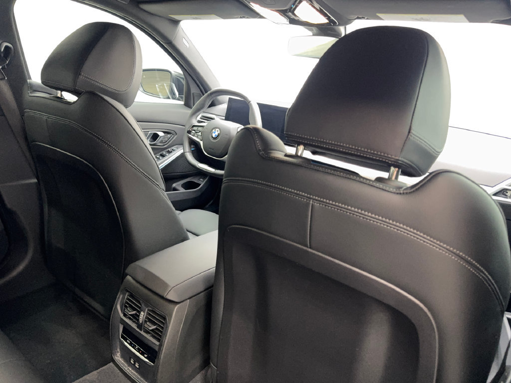Used 2025 BMW 330i Sedan RWD image 43
