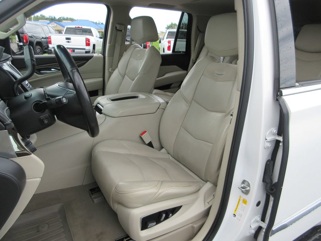 Certified 2018 Cadillac Escalade Luxury w/ LPO, Radiant Package AWD/4WD image 22