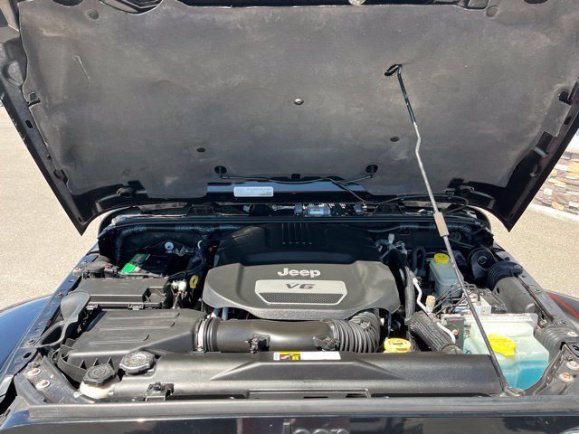 Used 2016 Jeep Wrangler Unlimited Sahara AWD/4WD image 29