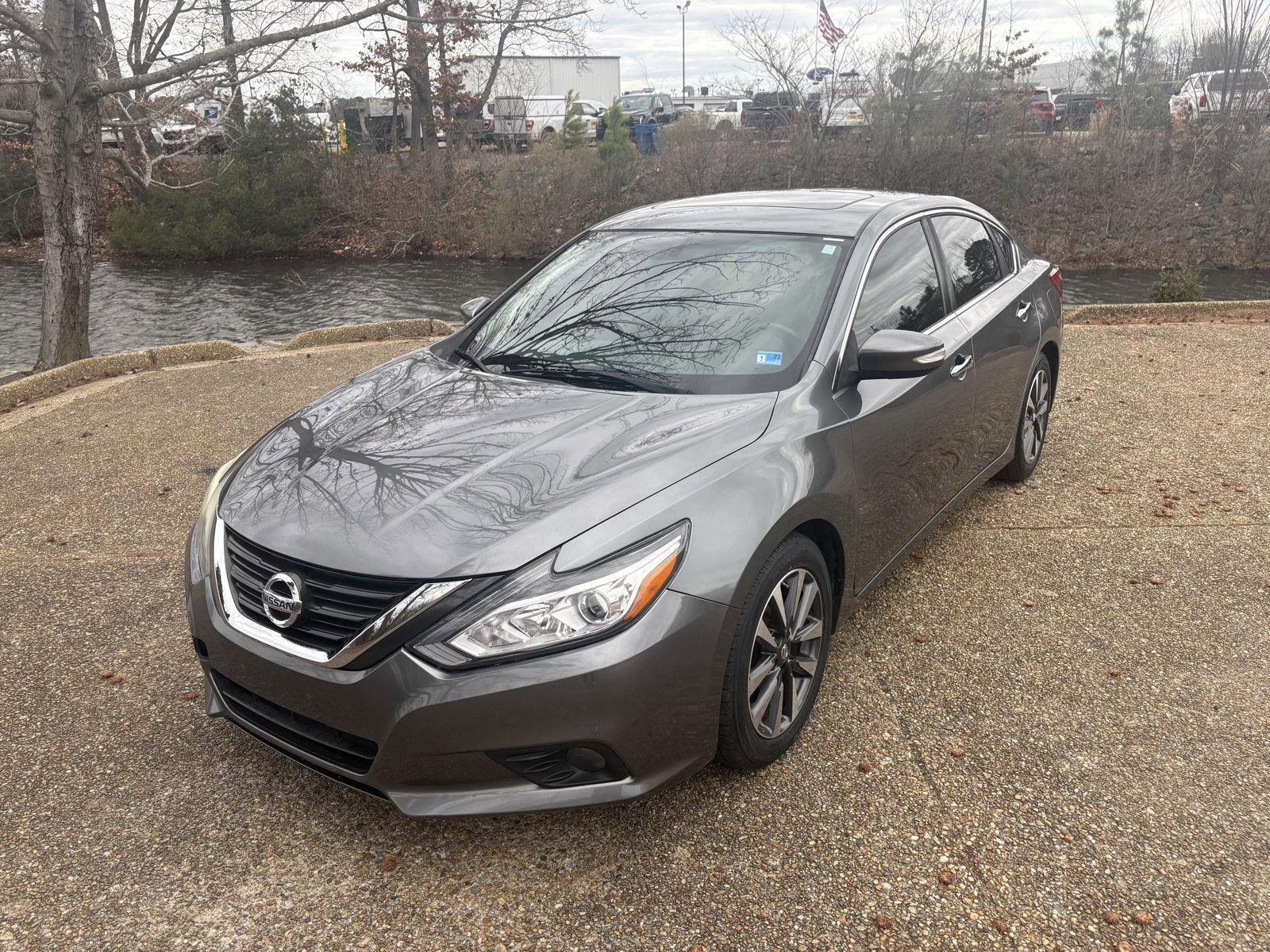 Used 2016 Nissan Altima 2.5 SL w/ 2.5 Technology Package image 12