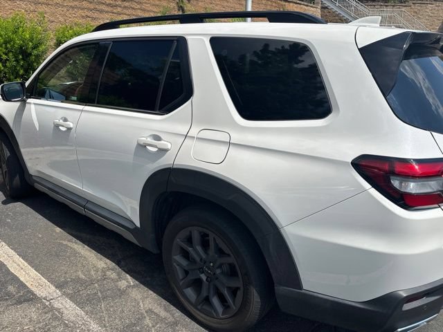 Used 2023 Honda Pilot Touring image 4